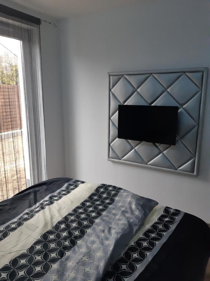 Dilara Apartman Sarvar Luaran gambar