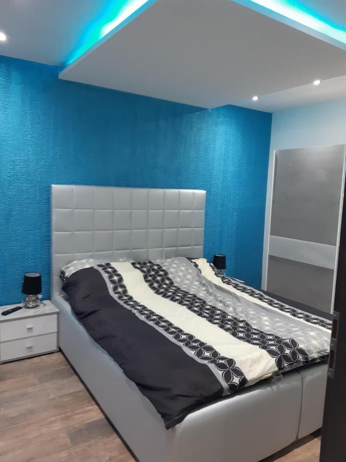 Dilara Apartman Sarvar Luaran gambar